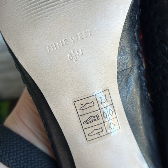 Nine West black heels - Picture 8 of 9